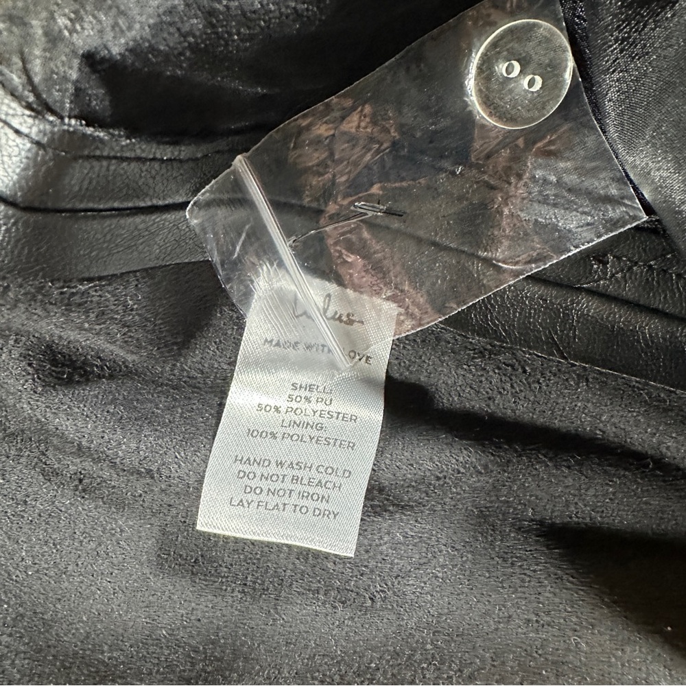 Lulus Vegan‎ Faux Leather Straight Leg Black Pants Raw Hem Size M Black NWT - Picture 4 of 8